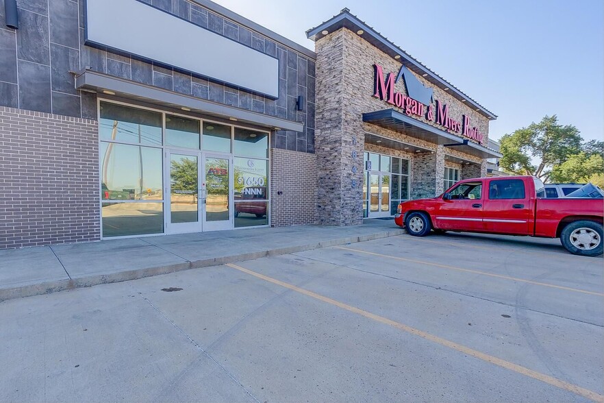 7845 Canyon Dr, Amarillo, TX à louer - Photo de l’immeuble – Image 3 sur 18