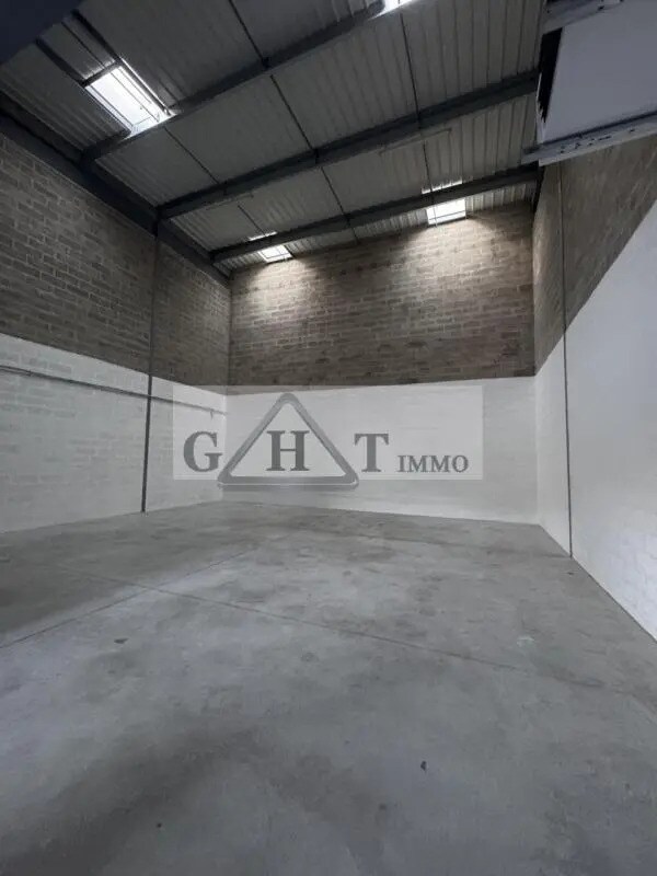 Plus de détails pour Bureau, Industriel/Logistique à louer