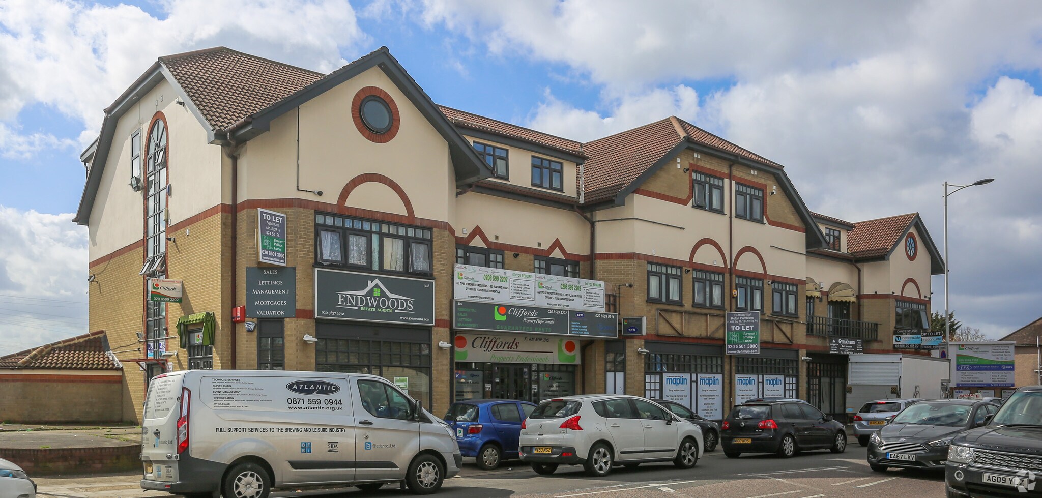 298-310 Green Ln, Ilford à louer Photo principale– Image 1 sur 7