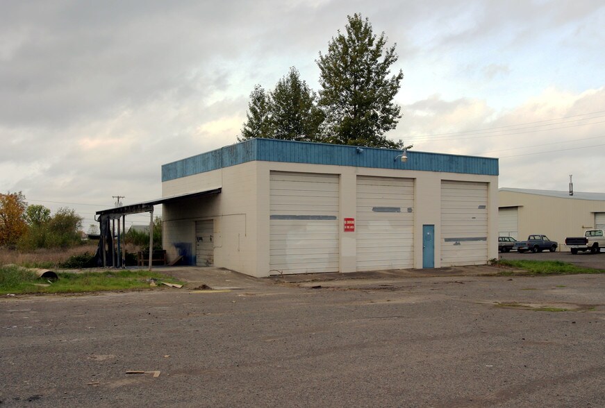 1420 S Bertelsen Rd, Eugene, OR à vendre - Photo de l’immeuble – Image 2 sur 11