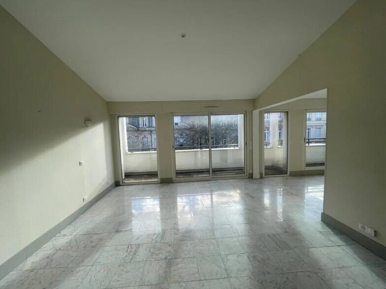 Bureau dans Bordeaux à louer - Photo intérieure – Image 2 sur 9