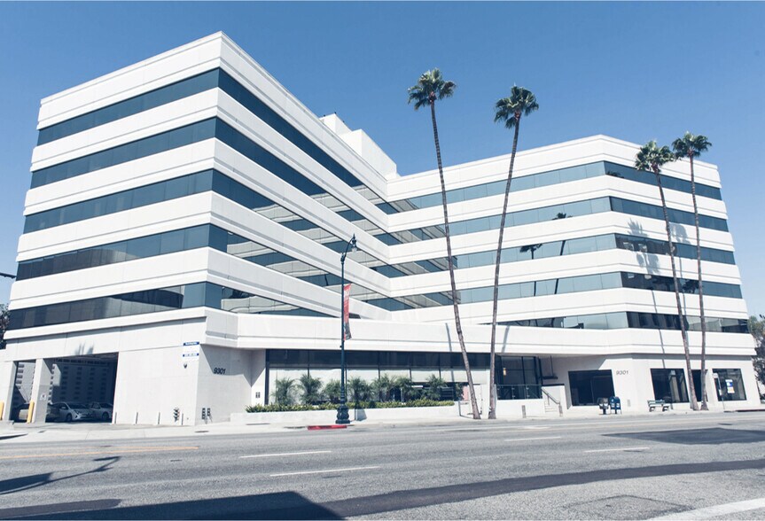 9301 Wilshire Blvd, Beverly Hills, CA à louer - Photo principale – Image 1 sur 11