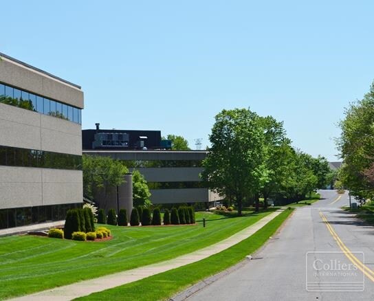 200 Corporate Pl, Rocky Hill, CT à louer - Photo de l’immeuble – Image 3 sur 4