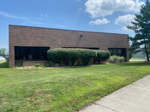 1 Corporate Center Dr W, Broadview Heights, OH à louer Photo intérieure– Image 2 sur 12