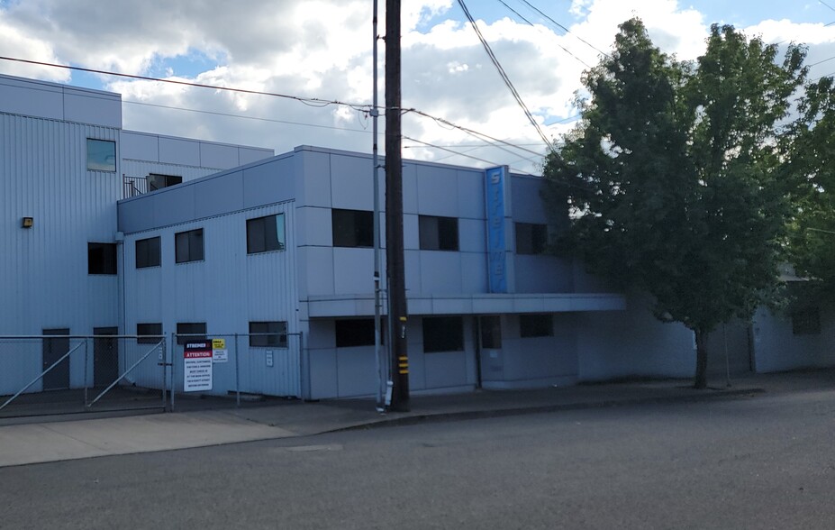 Albina Industrial Campus portefeuille de 9 biens à vendre sur LoopNet.fr - Photo de l’immeuble – Image 2 sur 7