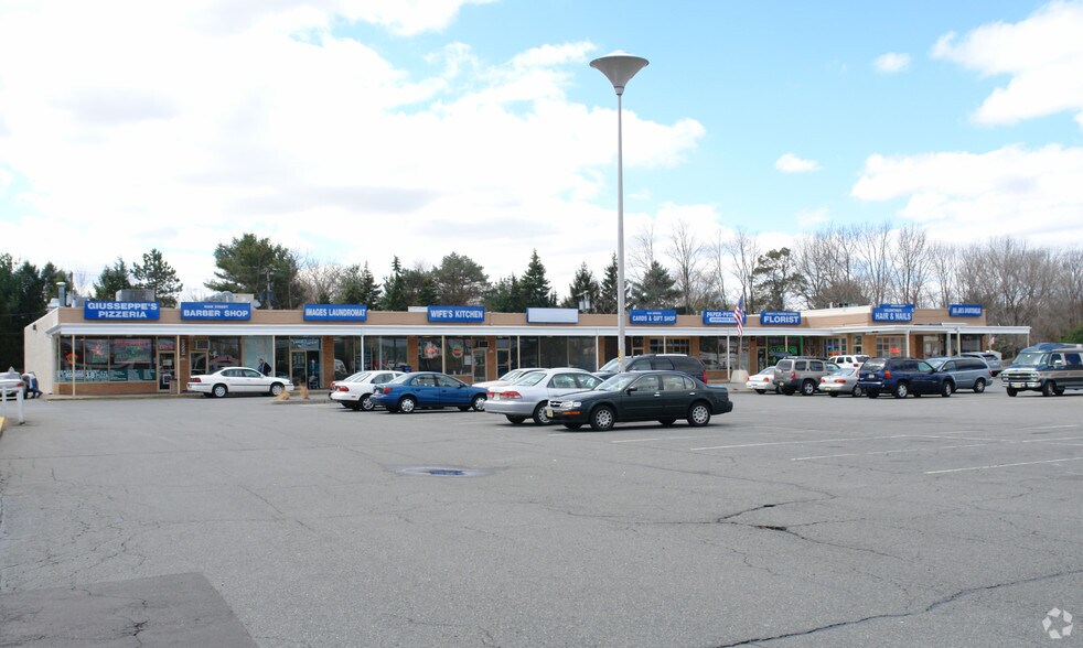 2541-2581 County Rd 516, Old Bridge, NJ à louer - Photo de l’immeuble – Image 3 sur 11