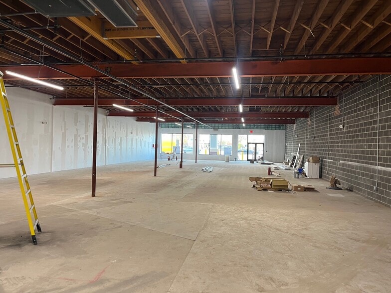 1280-1290 Warwick Ave, Warwick, RI à louer - Photo intérieure – Image 2 sur 7