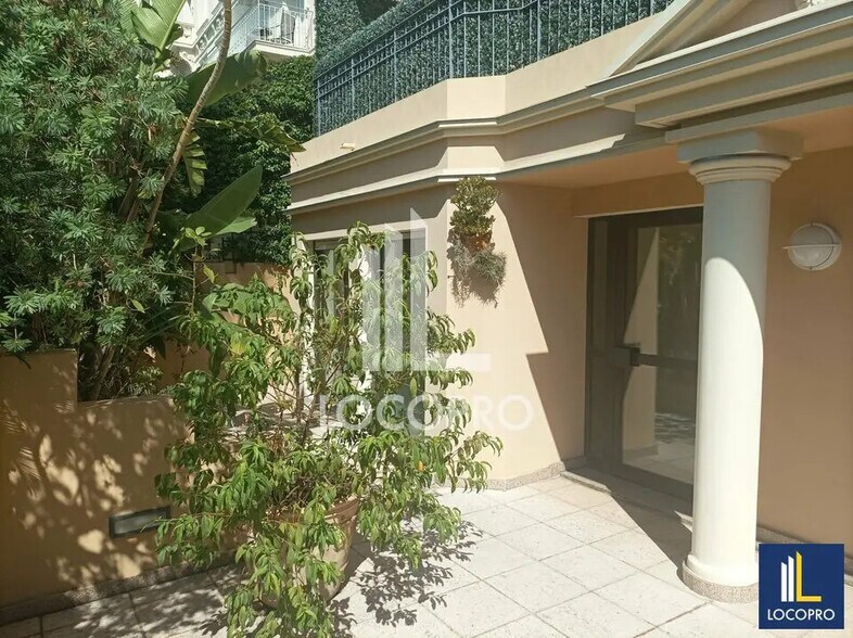 Local commercial dans Nice à vendre - Photo de l’immeuble – Image 3 sur 12