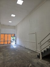 4667 Hollywood Blvd, Los Angeles, CA à louer Photo intérieure– Image 2 sur 3