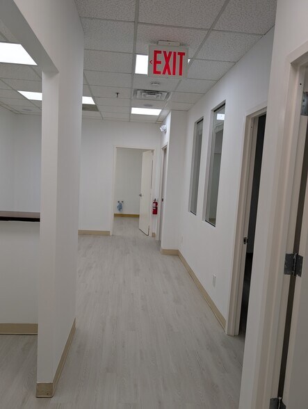 210 N Central Ave, Hartsdale, NY à louer - Photo de l’immeuble – Image 3 sur 24