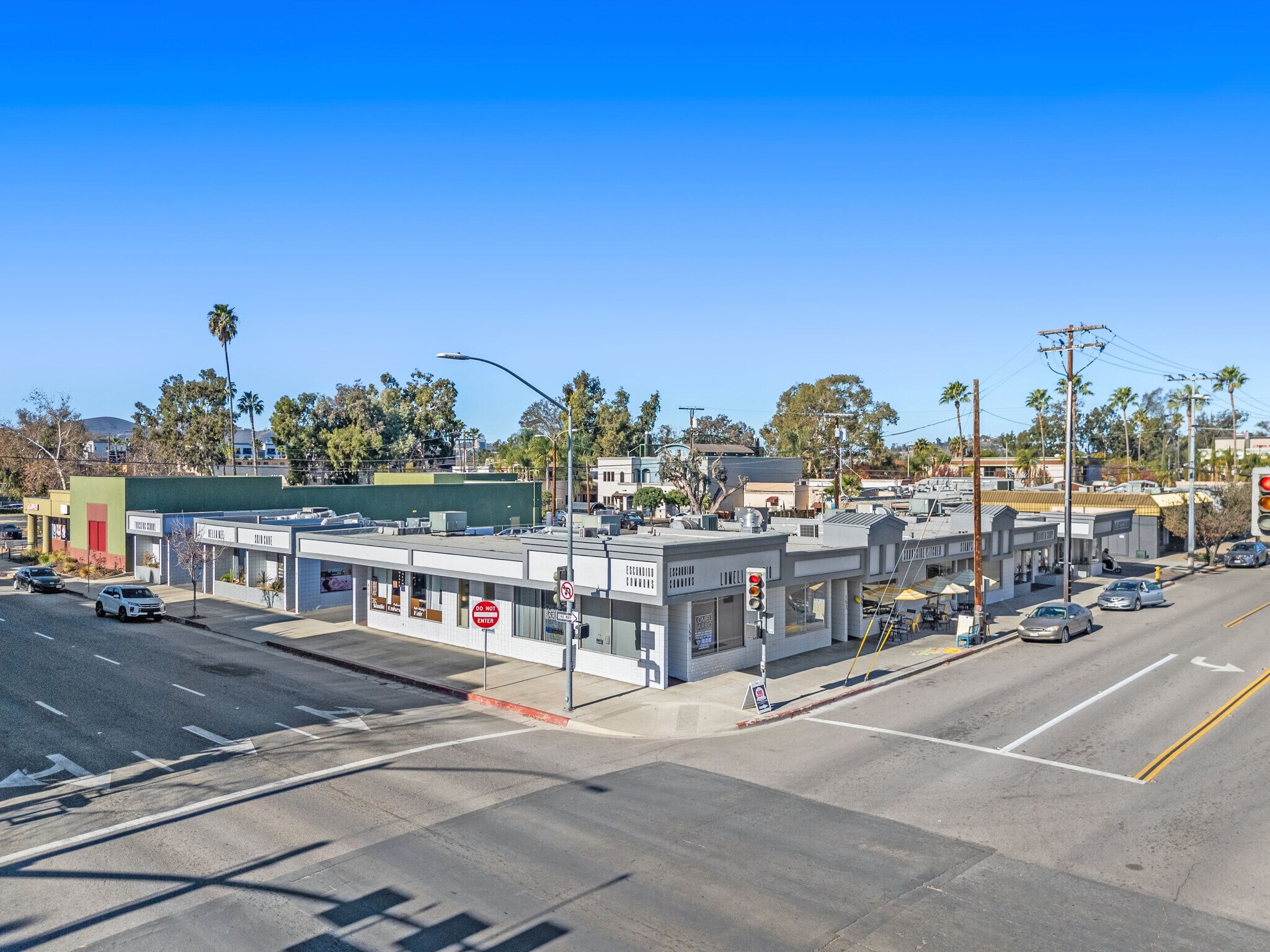 Escondido Commons portefeuille de 2 biens à vendre sur LoopNet.fr Photo principale– Image 1 sur 30