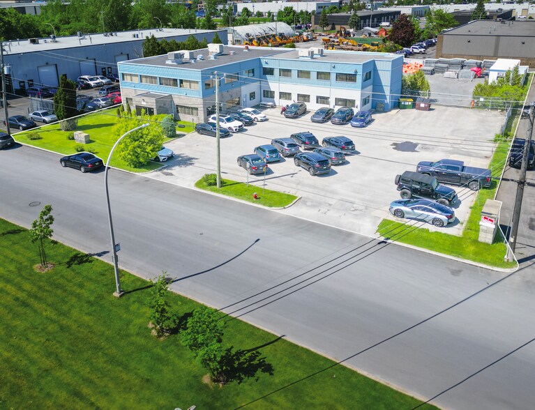 3900 Rue Isabelle, Brossard, QC à louer - Photo de l’immeuble – Image 2 sur 3