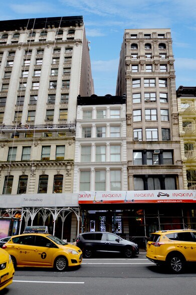 738 Broadway, New York, NY à vendre - Photo de l’immeuble – Image 2 sur 8
