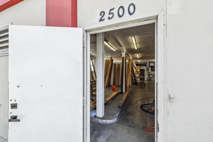 2500 Market St, Oakland, CA à vendre - Photo de l’immeuble – Image 2 sur 43