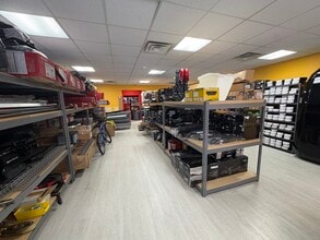 77-79 E Main St, Elmsford, NY à louer Photo intérieure– Image 1 sur 3