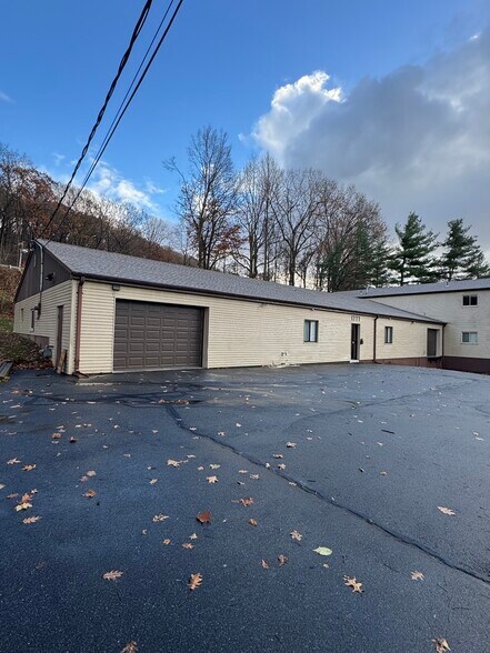 1777 N Colony Rd, Meriden, CT à louer - Photo de l’immeuble – Image 2 sur 12
