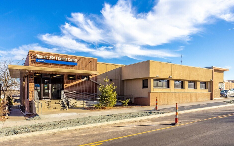 350 S Adams St, Eagle Pass, TX à vendre - Photo de l’immeuble – Image 1 sur 2