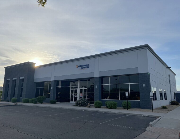 1830 N 95th Ave, Phoenix, AZ à louer - Photo de l’immeuble – Image 3 sur 10