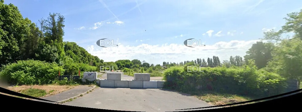 Terrain dans Saint-Quentin à vendre - Photo de l’immeuble – Image 1 sur 2