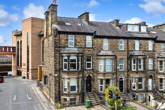 29 East Parade, Harrogate à louer Photo de l’immeuble– Image 1 sur 8