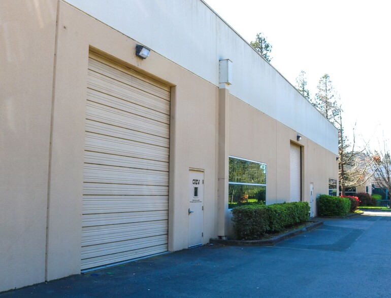 1455 N McDowell Blvd, Petaluma, CA à louer - Photo de l’immeuble – Image 2 sur 6