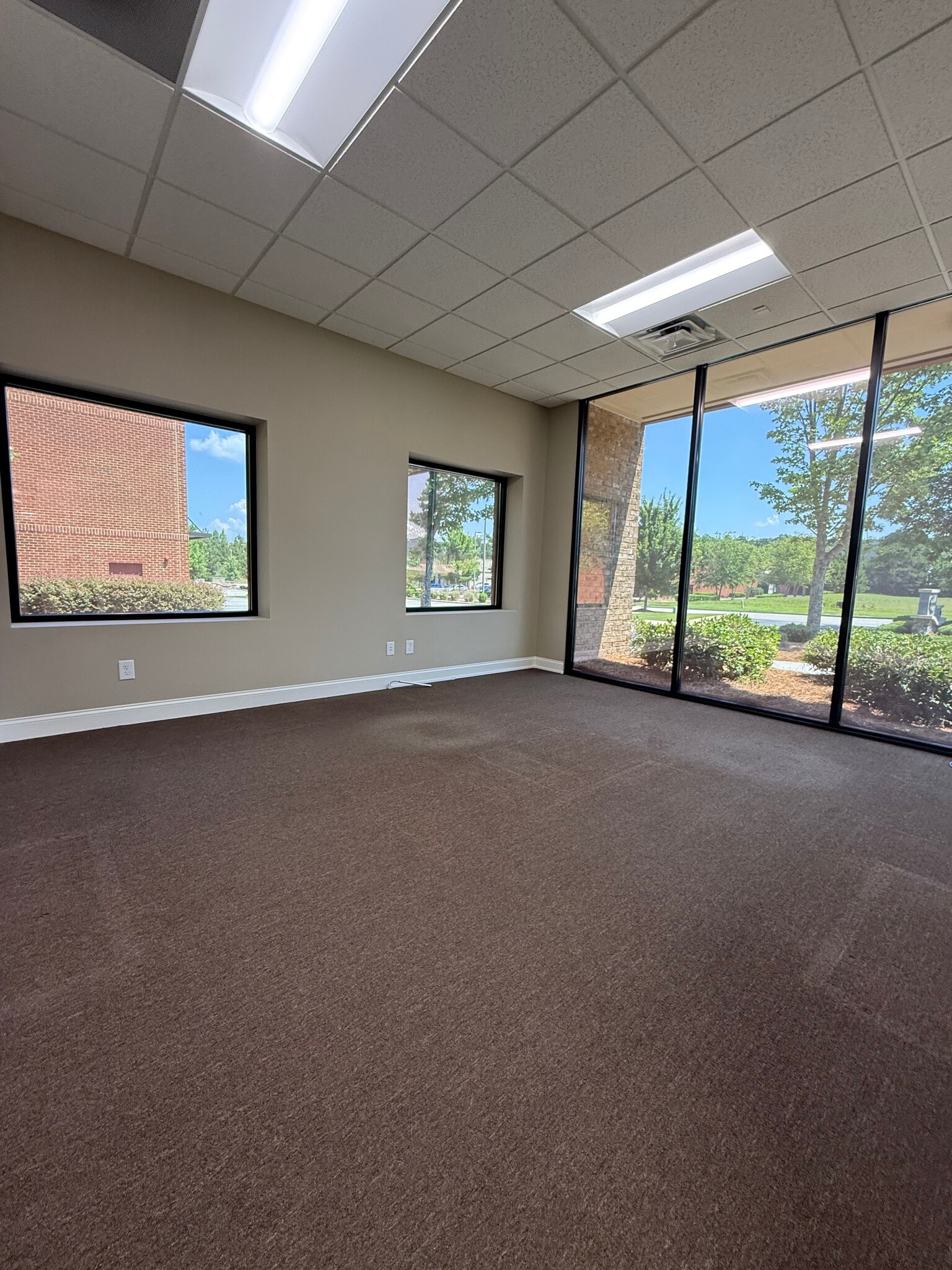 4135 Industry Way, Flowery Branch, GA à louer Photo intérieure– Image 1 sur 8