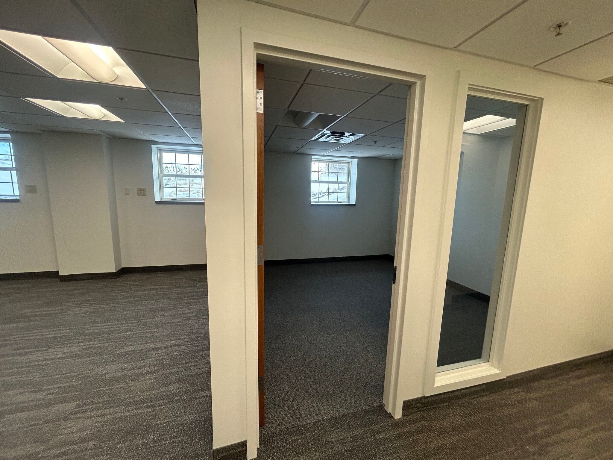 75 Thruway Park Dr, West Henrietta, NY à louer Photo intérieure– Image 1 sur 9