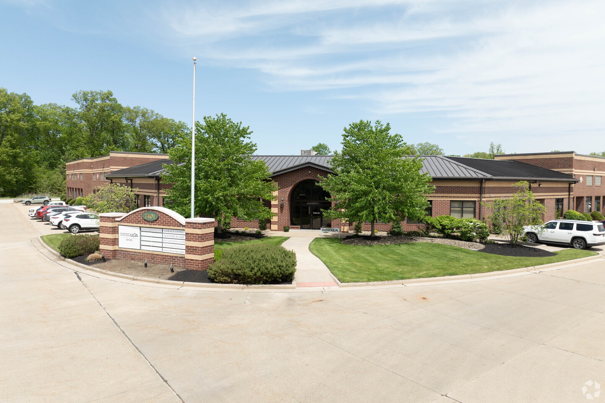 7401 First Pl, Oakwood Village, OH à vendre Photo principale– Image 1 sur 6