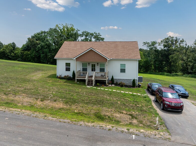 211 Coley Ct, Lafayette, TN à vendre - Photo principale – Image 1 sur 1