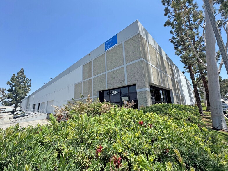 5530-5554 Bandini Blvd, Bell, CA à louer - Photo de l’immeuble – Image 3 sur 14