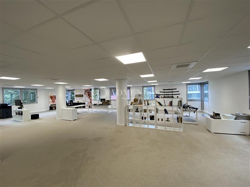 15 Rue Joël Le Theule, Montigny-le-Bretonneux à louer Photo intérieure– Image 1 sur 6