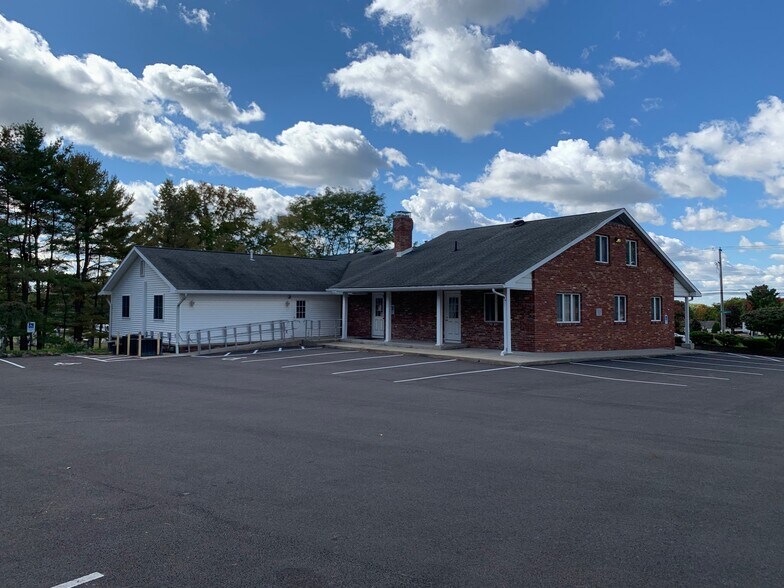 525 N Broad St, Canfield, OH à louer - Photo de l’immeuble – Image 2 sur 6