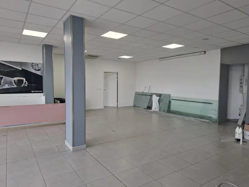 Local commercial dans Antibes à louer Photo intérieure– Image 1 sur 5