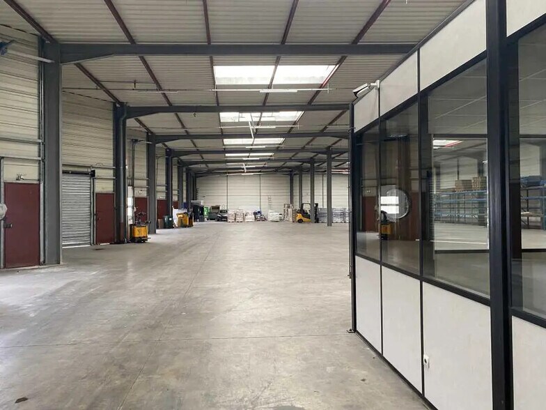 Bureau dans Corbas à louer - Photo intérieure – Image 3 sur 7