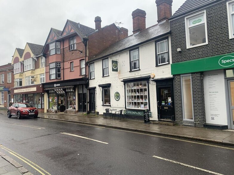 9-9A High St, Dunmow à vendre - Photo de l’immeuble – Image 3 sur 6