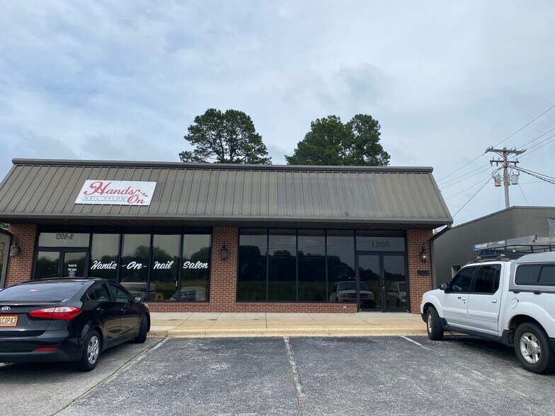 1208A Helton Dr, Florence, AL à louer - Photo de l’immeuble – Image 2 sur 9
