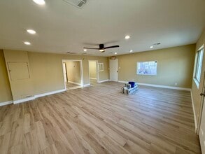 2039 W Bonanza Rd, Las Vegas, NV à louer Photo intérieure– Image 1 sur 8