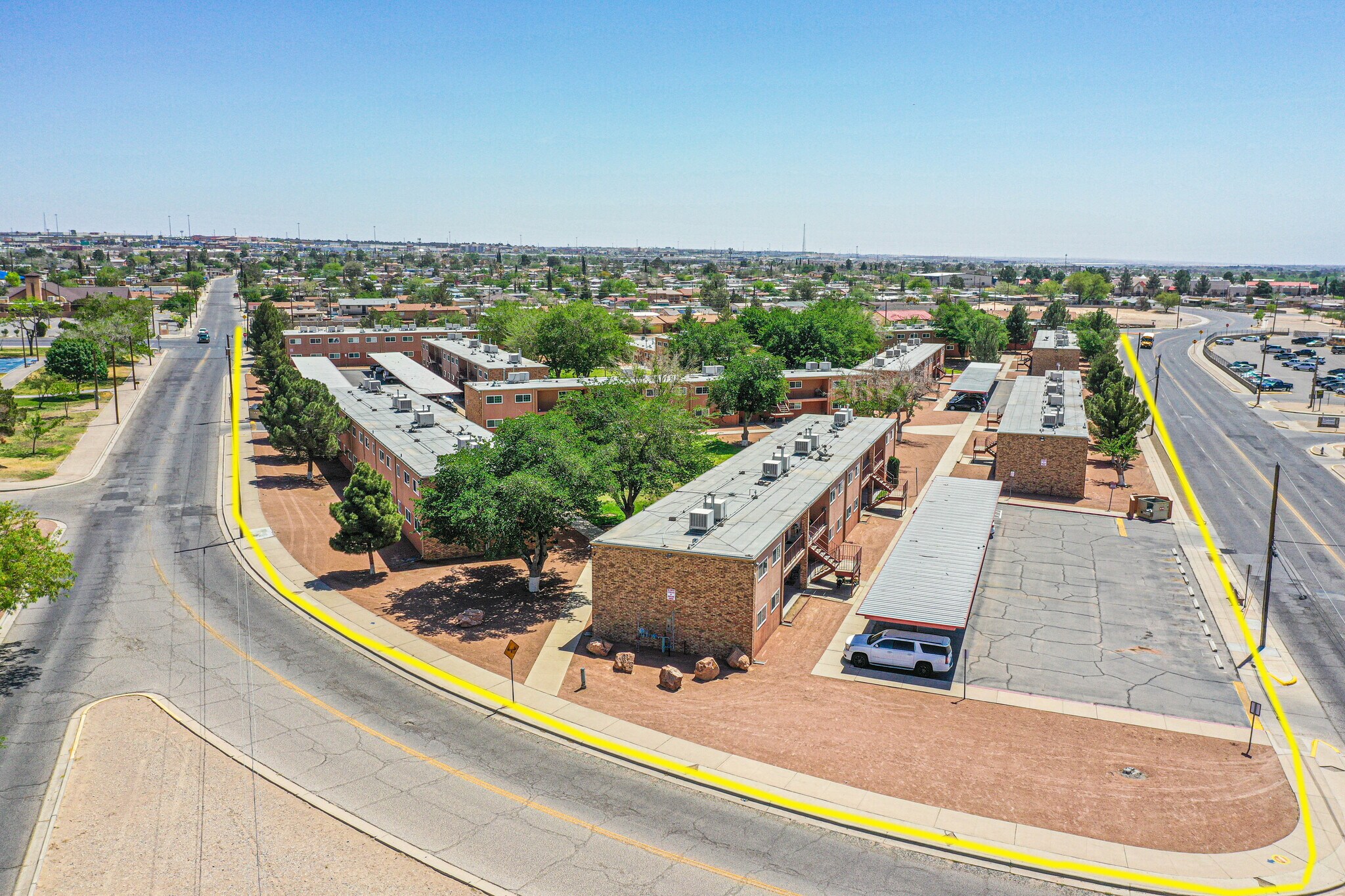 849 Lafayette Dr, El Paso, TX à vendre Photo principale– Image 1 sur 8