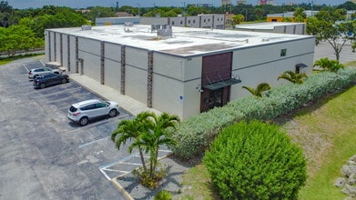2500 S Harbor City Blvd, Melbourne, FL à louer Photo de l’immeuble– Image 1 sur 18
