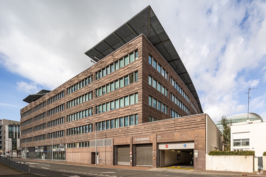 5-11 Boulevard Gallieni, Issy-les-Moulineaux à louer - Photo de l’immeuble – Image 2 sur 5