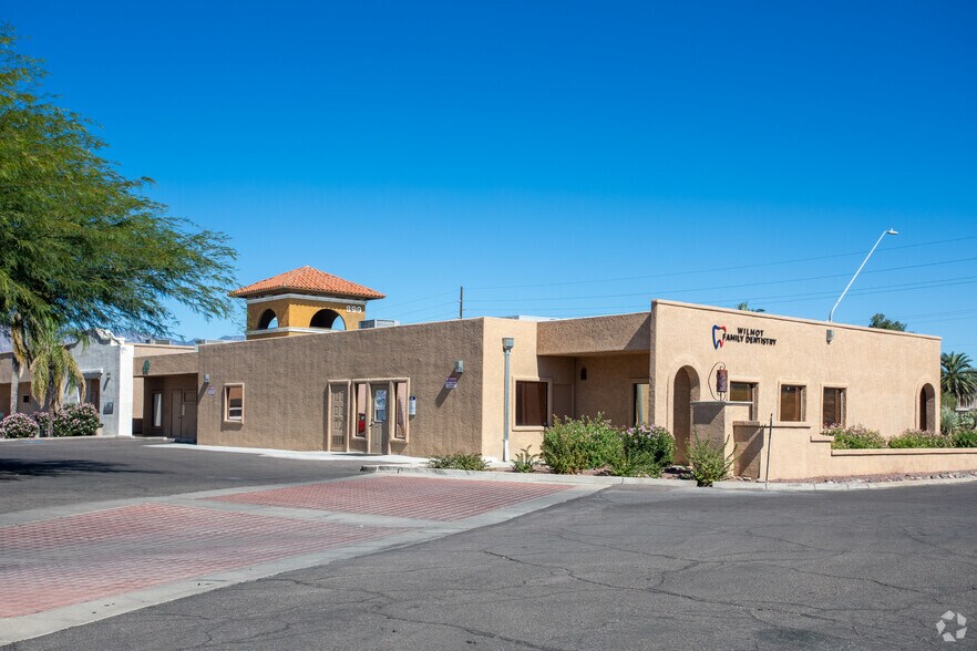 899 N Wilmot Rd, Tucson, AZ à louer - Photo de l’immeuble – Image 2 sur 10
