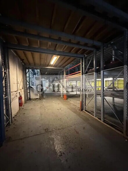 Industriel/Logistique dans Romainville à vendre - Photo de l’immeuble – Image 2 sur 12