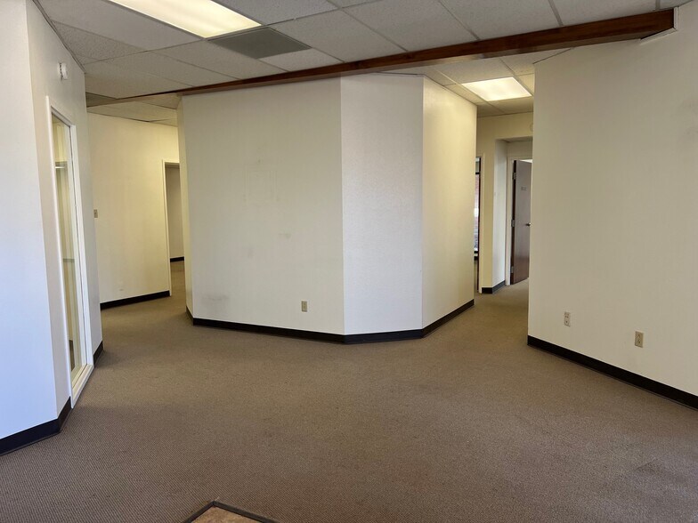 4415 71st Street, Lubbock, TX à louer - Photo de l’immeuble – Image 2 sur 8
