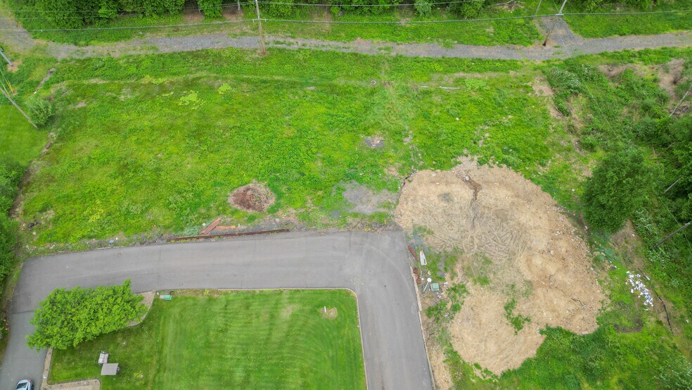 Varsity Dr, Nanticoke, PA à vendre - Aérien – Image 1 sur 18