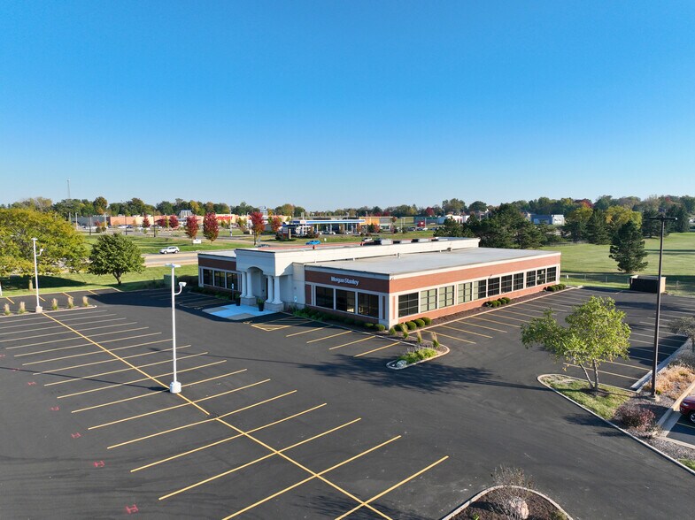 2126 N Perryville Rd, Rockford, IL à louer - Photo de l’immeuble – Image 2 sur 7