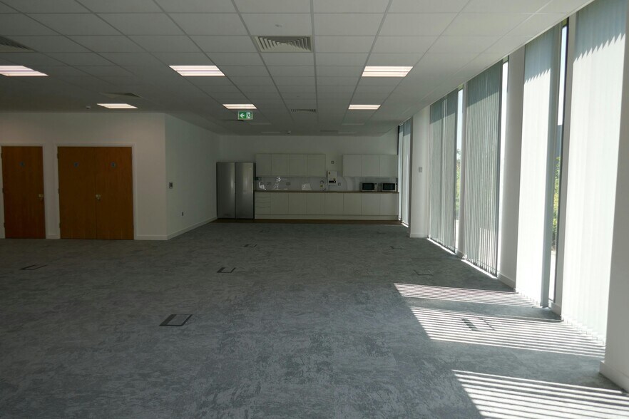 Maypole Blvd, Harlow à louer - Photo de l’immeuble – Image 3 sur 23