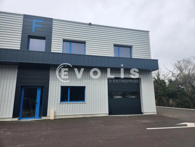 Plus de détails pour Local d’activités à vendre