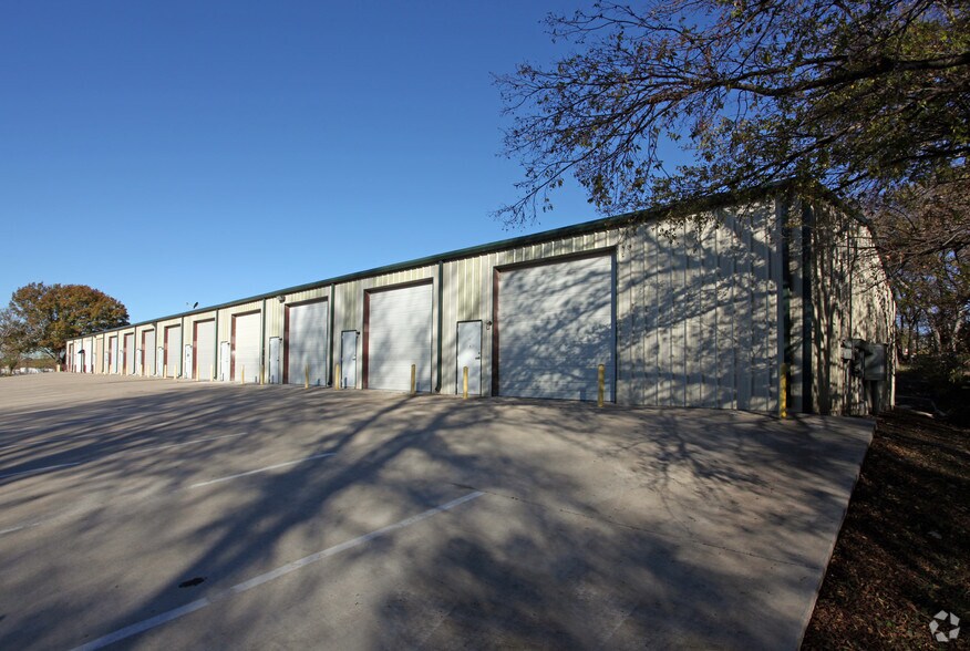 3733 E University Dr, McKinney, TX à louer - Photo de l’immeuble – Image 3 sur 5