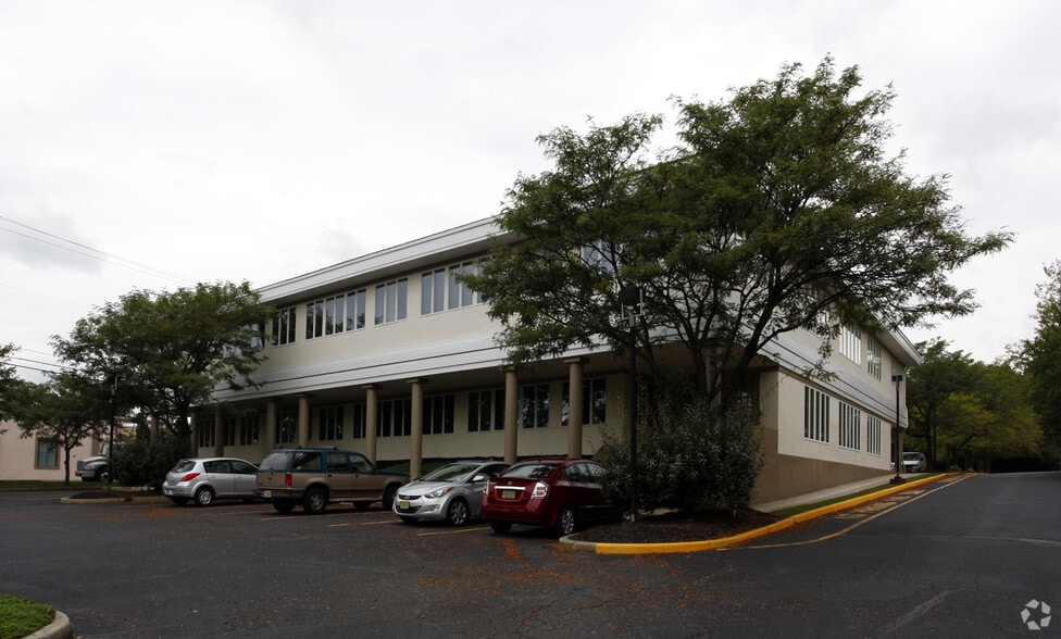 875 N Kings Hwy, Deptford Township, NJ à louer - Photo principale – Image 1 sur 6