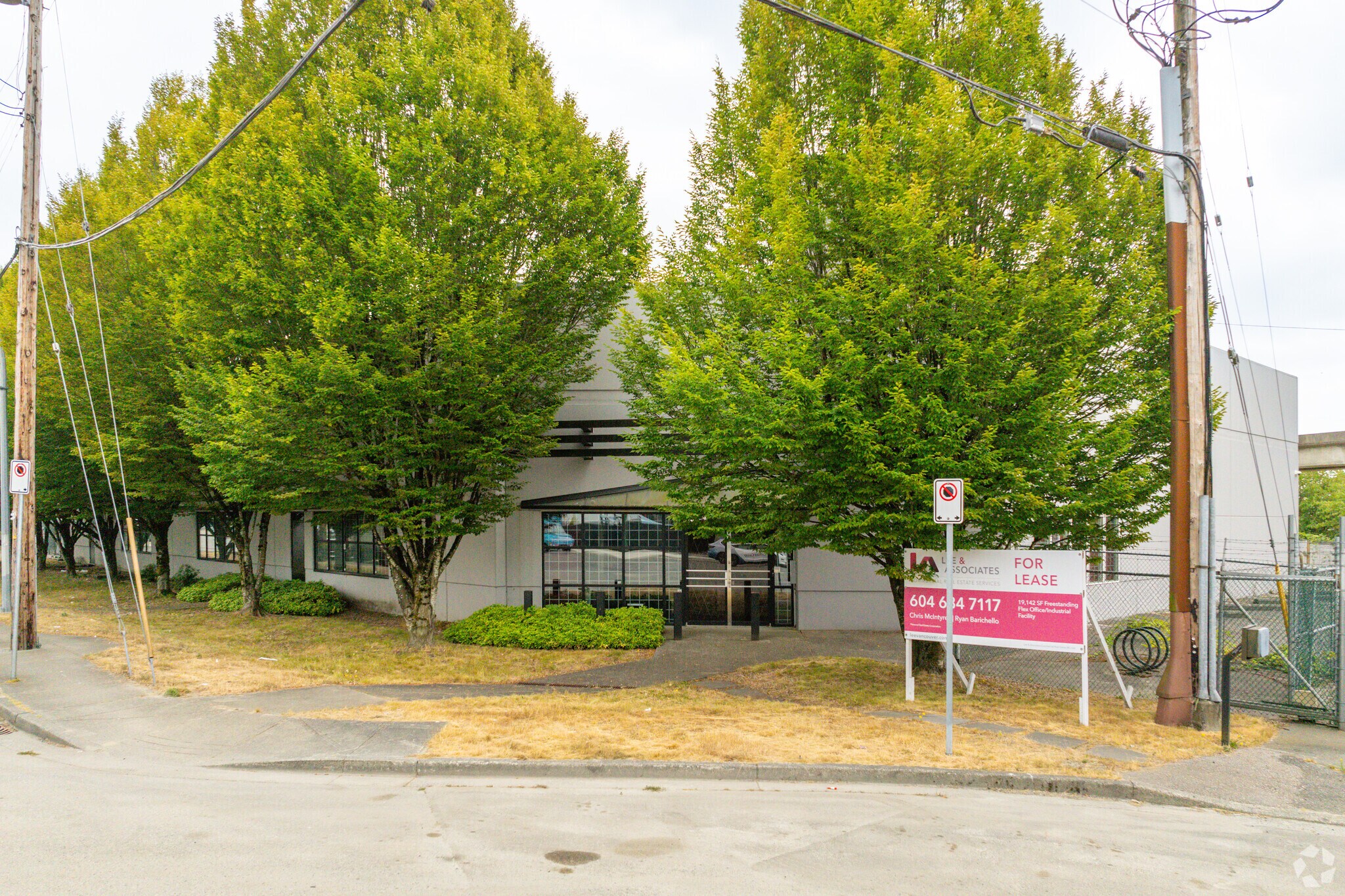 5542 Short St, Burnaby, BC à louer Photo principale– Image 1 sur 4